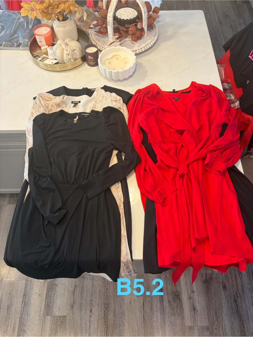 Express business casual dresses size M, Qty (7) smoke free home ships same day